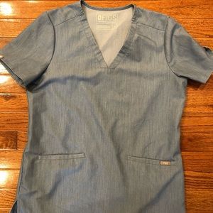 FIGS Heather Indigo Casma- Three-pocket Scrub Top